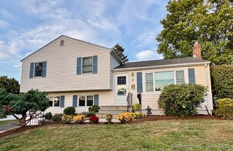 19 Saddle Hill Circle Newington CT 06111