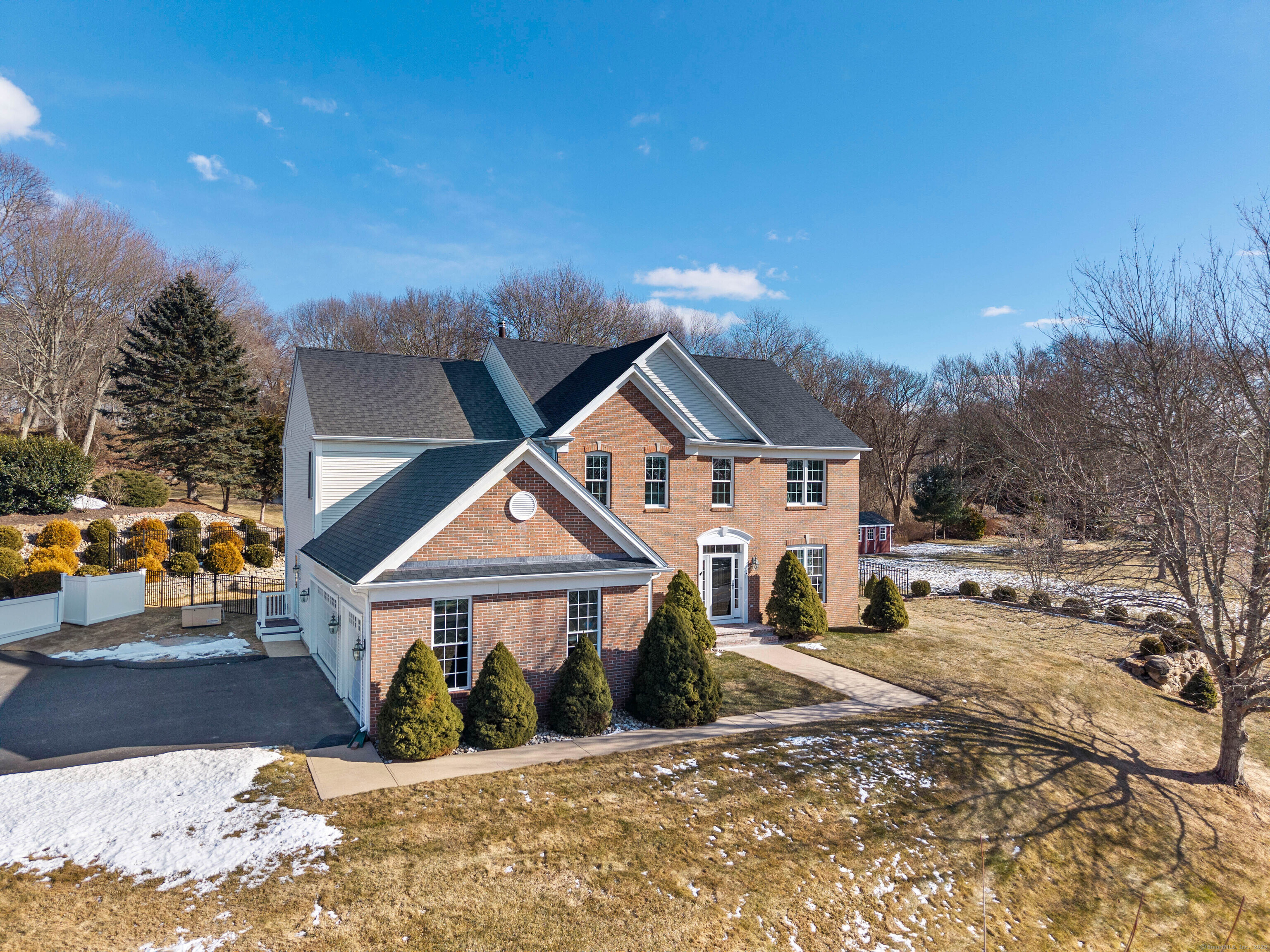 Crosswinds Drive, Groton, Connecticut - 4 Bedrooms  
4 Bathrooms  
9 Rooms - 