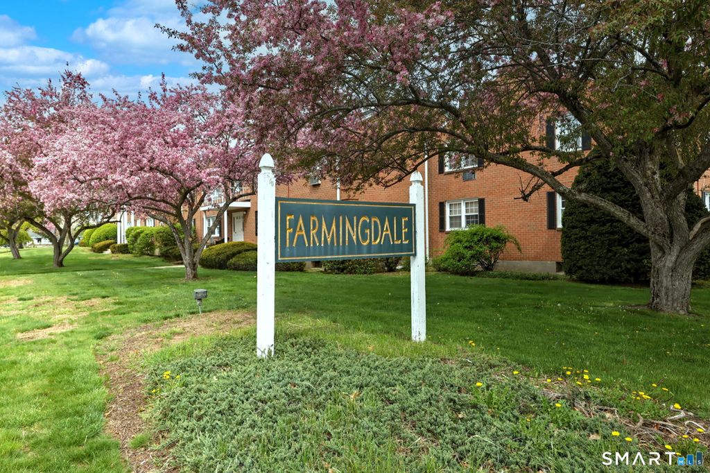Photo of 1254 Farmington Avenue #C, Farmington, CT 06032 (MLS # 24168818)