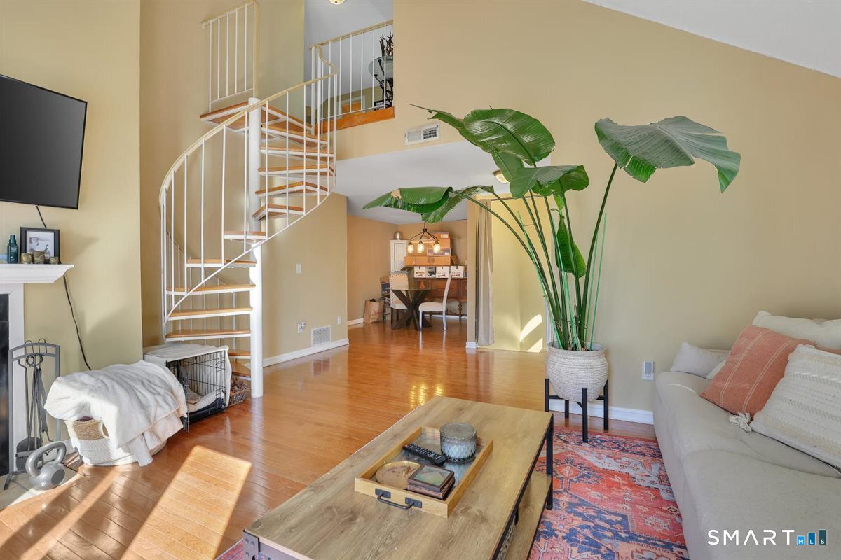 11 Valley Run Drive 11