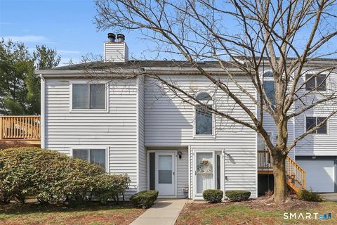Condo For Sale - 11 Valley Run Drive #11<br/> Cromwell, CT 06416