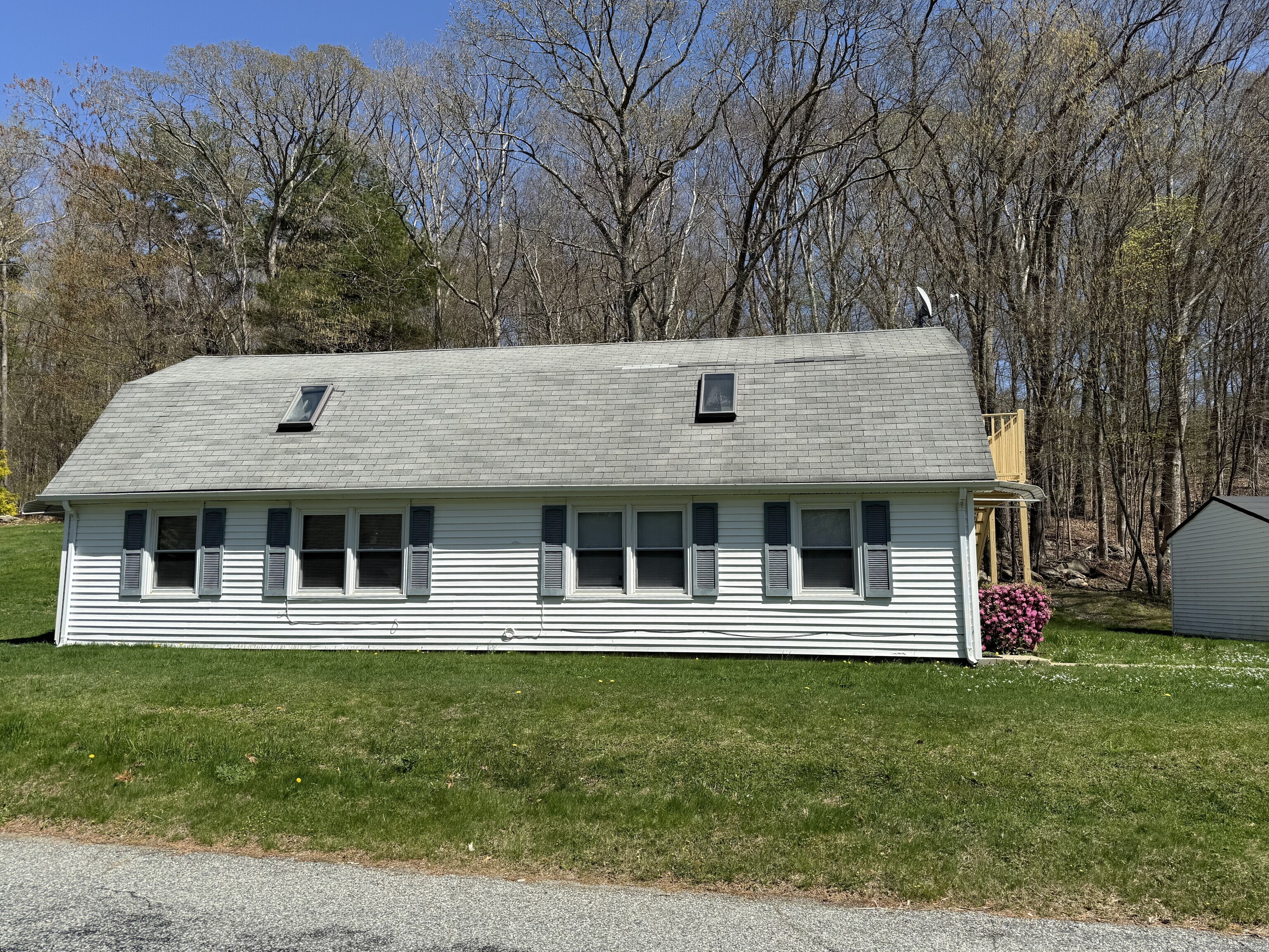 School, House Road B, Preston, Connecticut - 1 Bedrooms  
1 Bathrooms  
4 Rooms - 