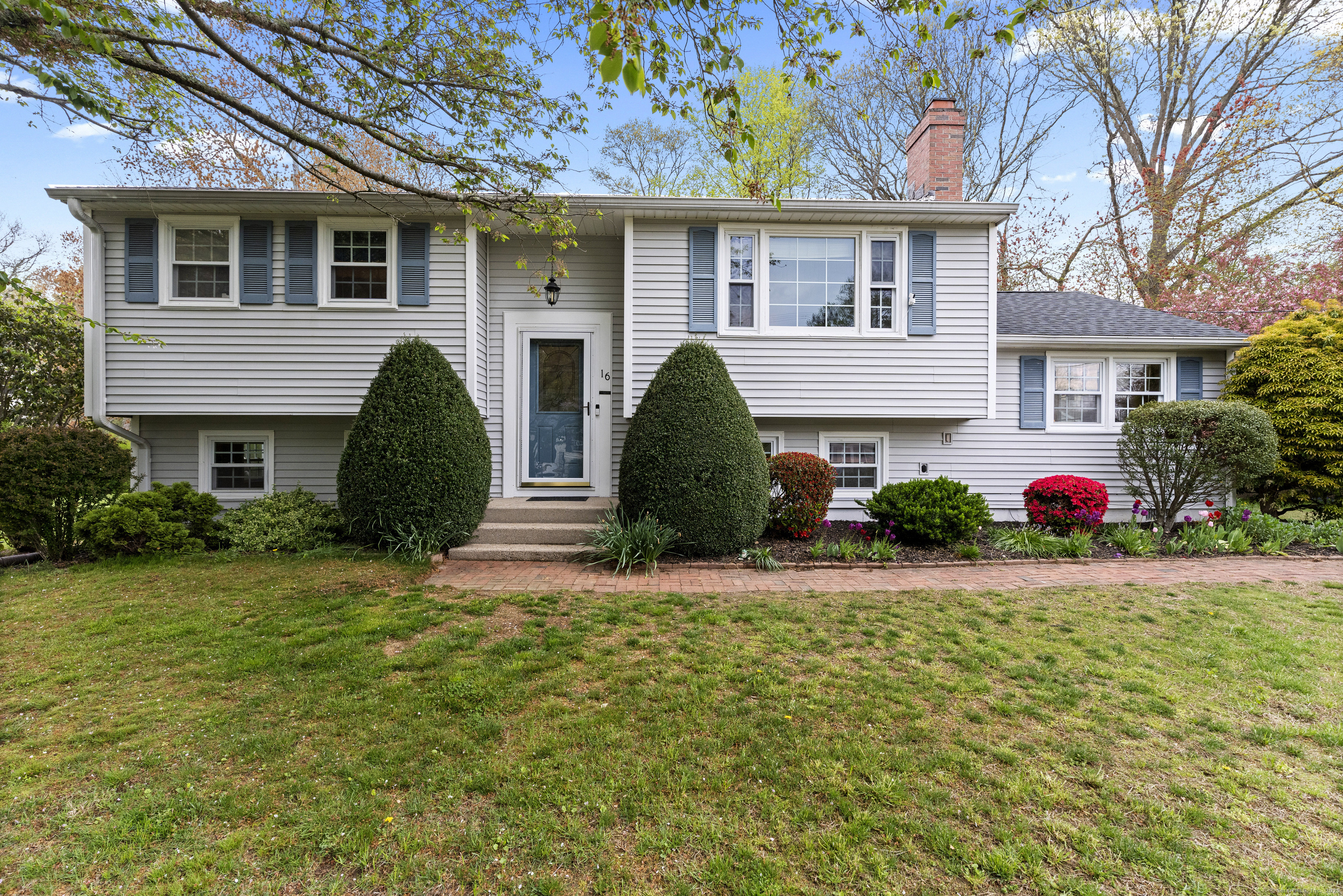 16 Willow Lane, Clinton, Connecticut image 1