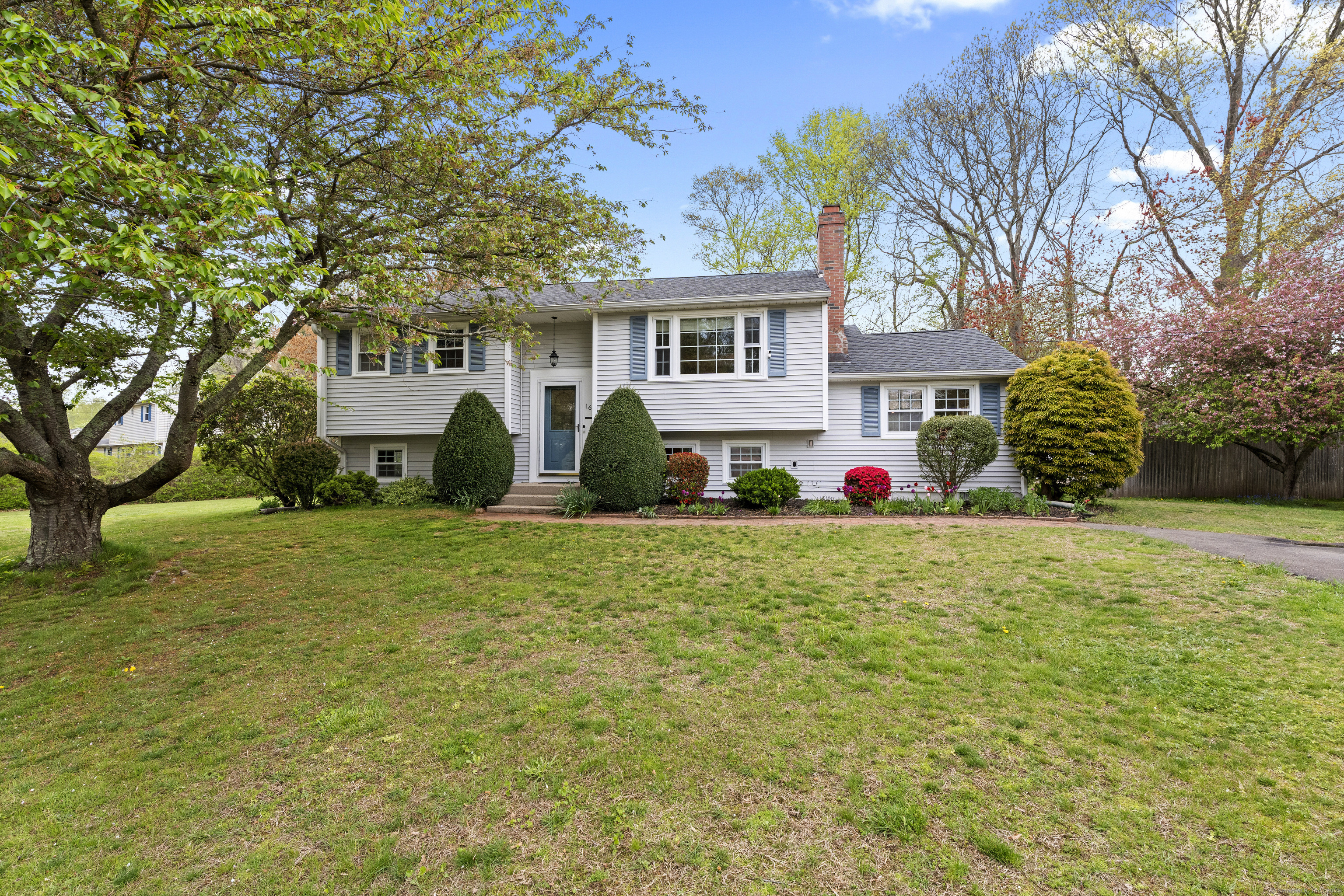 16 Willow Lane, Clinton, Connecticut image 2