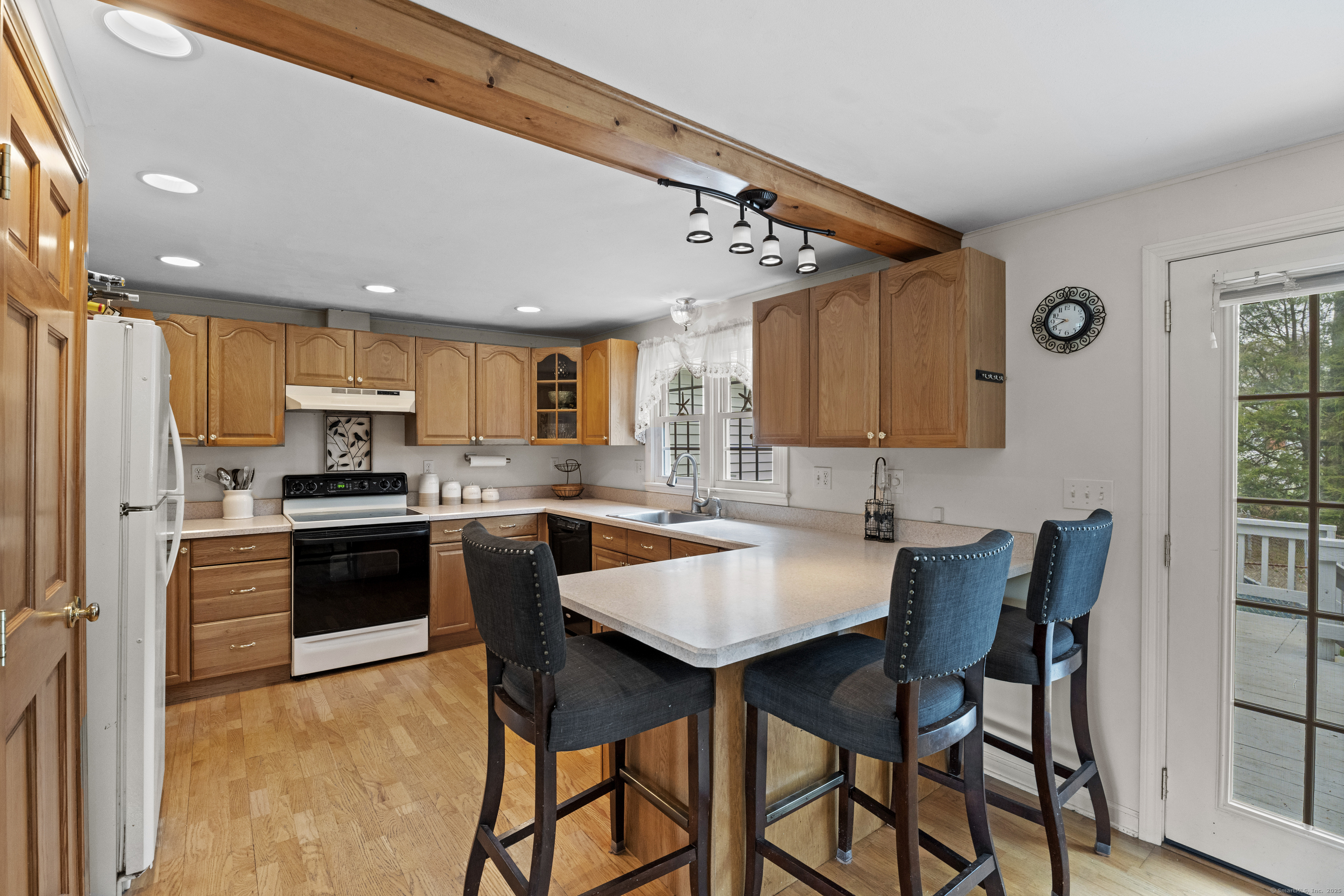 16 Willow Lane, Clinton, Connecticut image 12