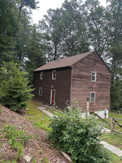 239 Old Farms Road APT 18A Avon CT 06001