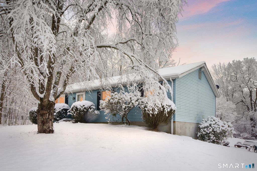 Photo of 275 Moosup Pond Road, Plainfield, CT 06354 (MLS # 24149723)