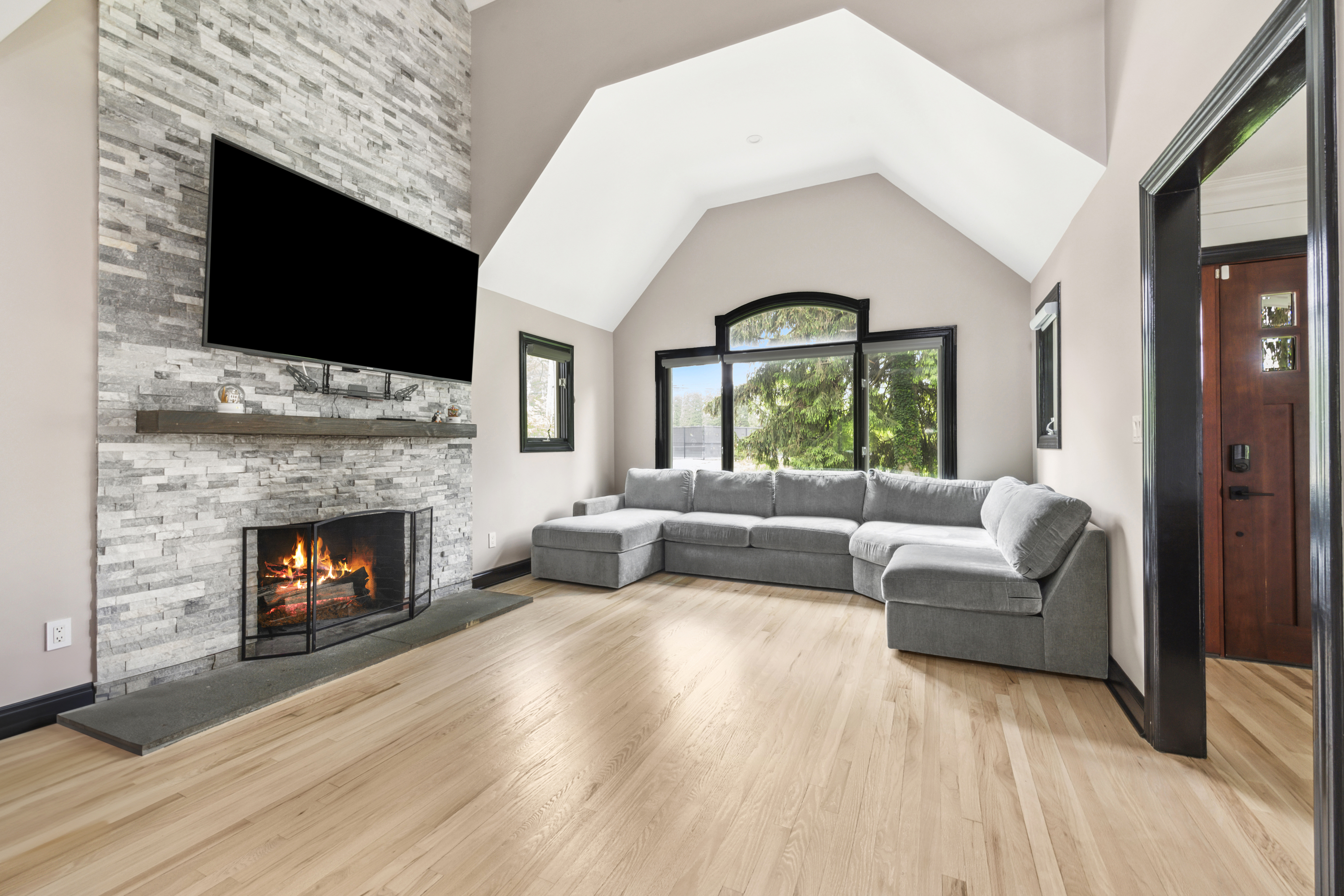 42 Kings Highway South