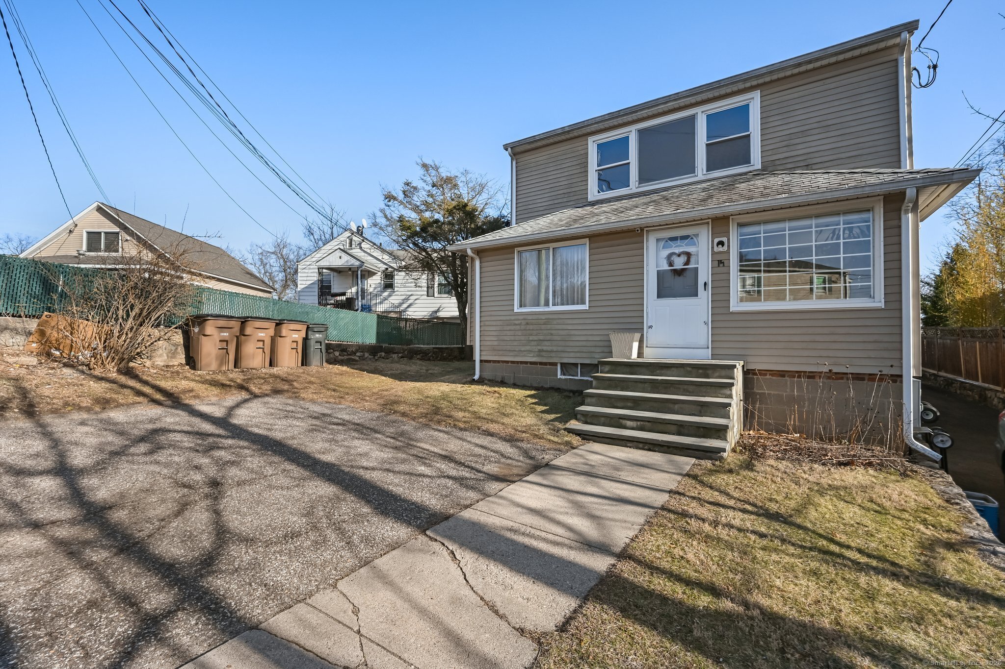 Property for Sale at Overlook Place, Stamford, Connecticut - Bedrooms: 3 
Bathrooms: 2 
Rooms: 7  - $750,000
