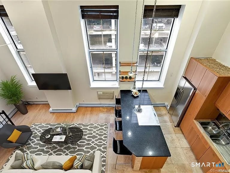 124 Court Street 307