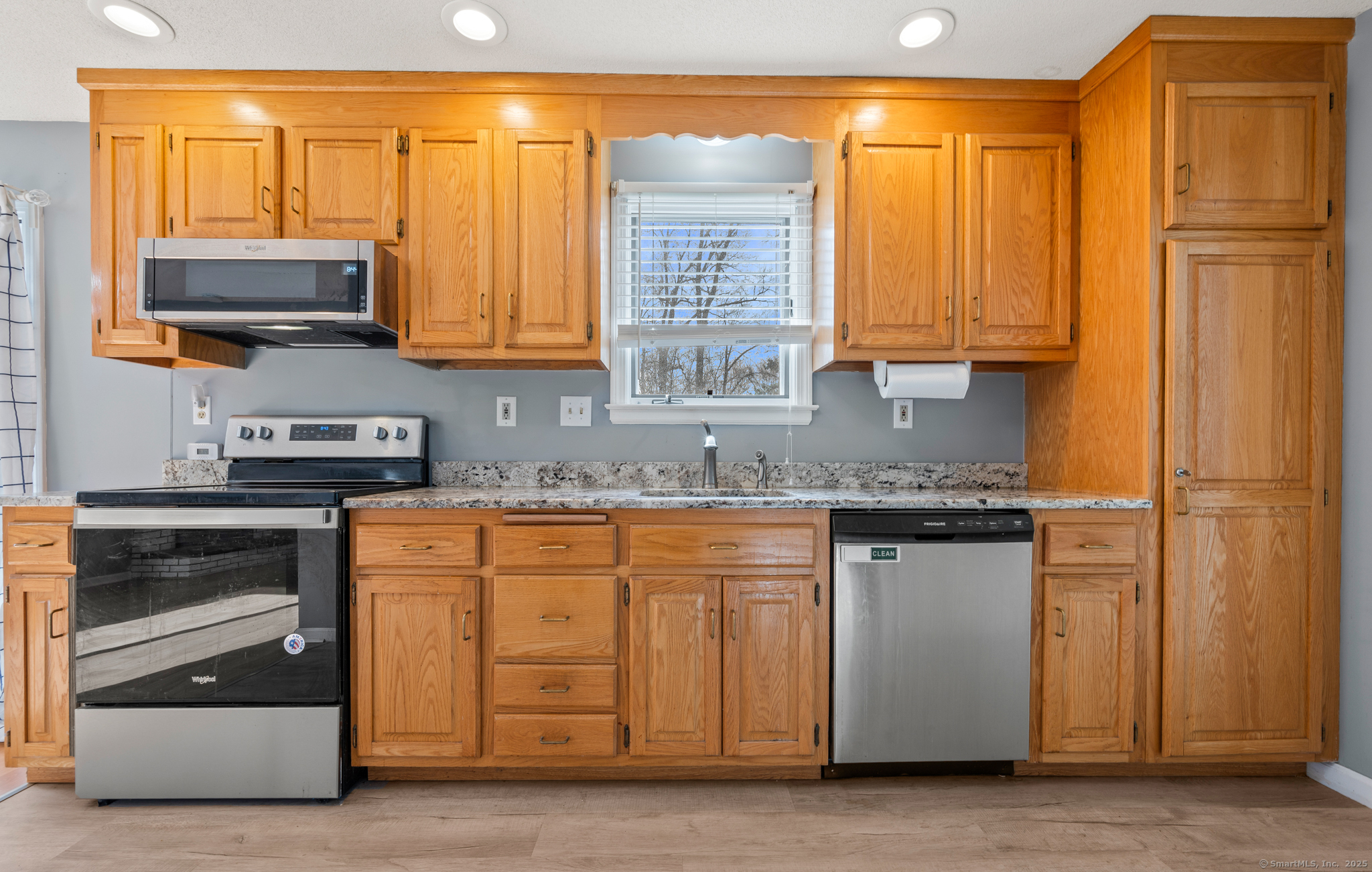 24 Hollis Lane, Plainville, Connecticut image 11