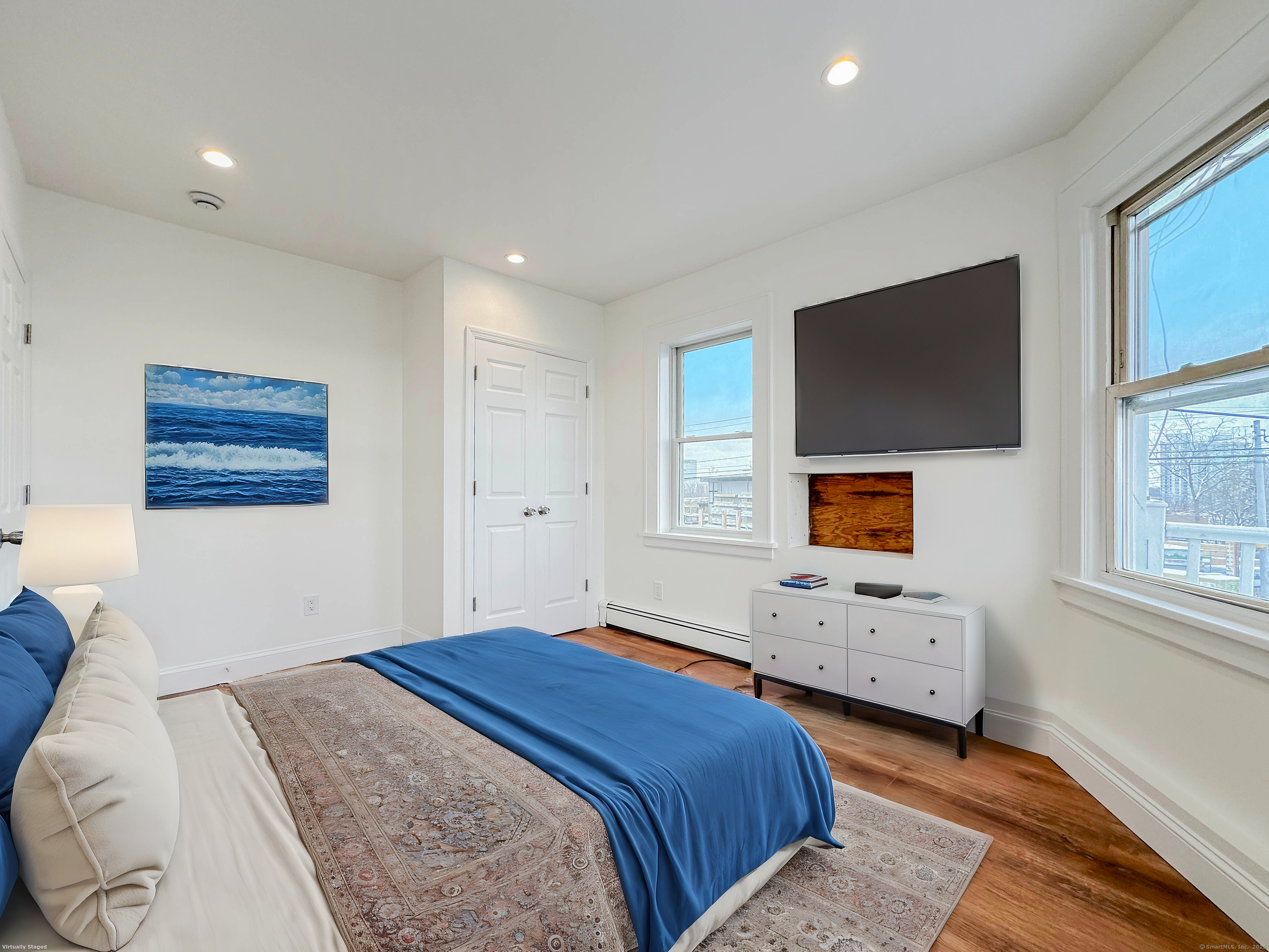 Rental Property at Selleck Street, Stamford, Connecticut - Bedrooms: 3 
Bathrooms: 2 
Rooms: 3  - $3,600 MO.