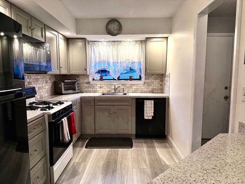 Photo of 43 Brockton Court #43, Beacon Falls, CT 06403 (MLS # 24137239)