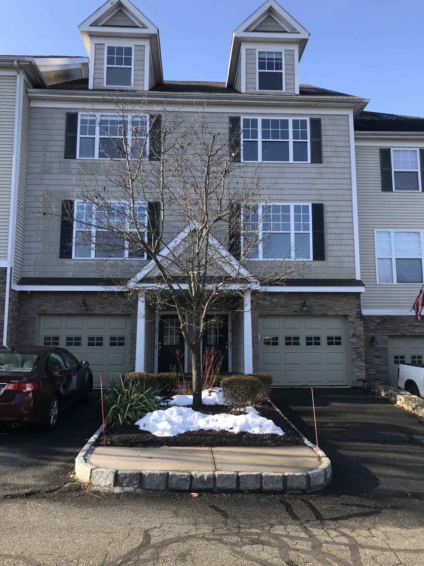 Rental Property at 92 Woodcrest Lane 92, Danbury, Connecticut - Bedrooms: 2 
Bathrooms: 3 
Rooms: 6  - $3,100 MO.