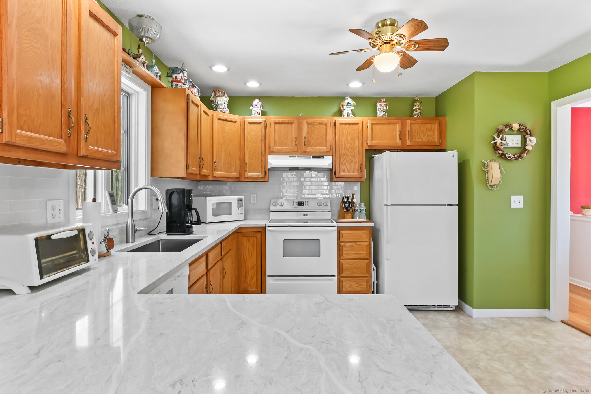 29 Bridle Trail Drive, Naugatuck, Connecticut image 7