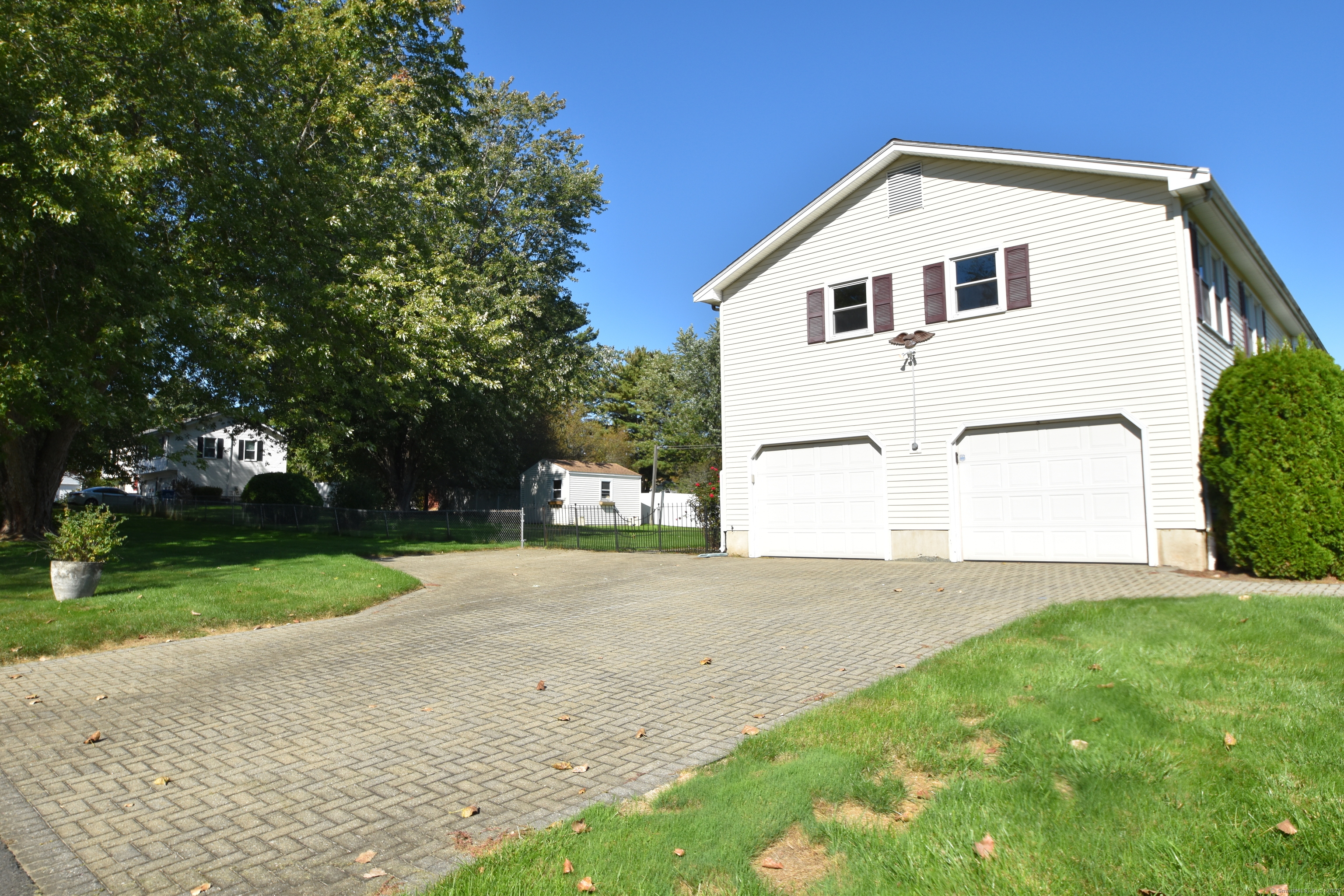 107 Sunnyfield Drive