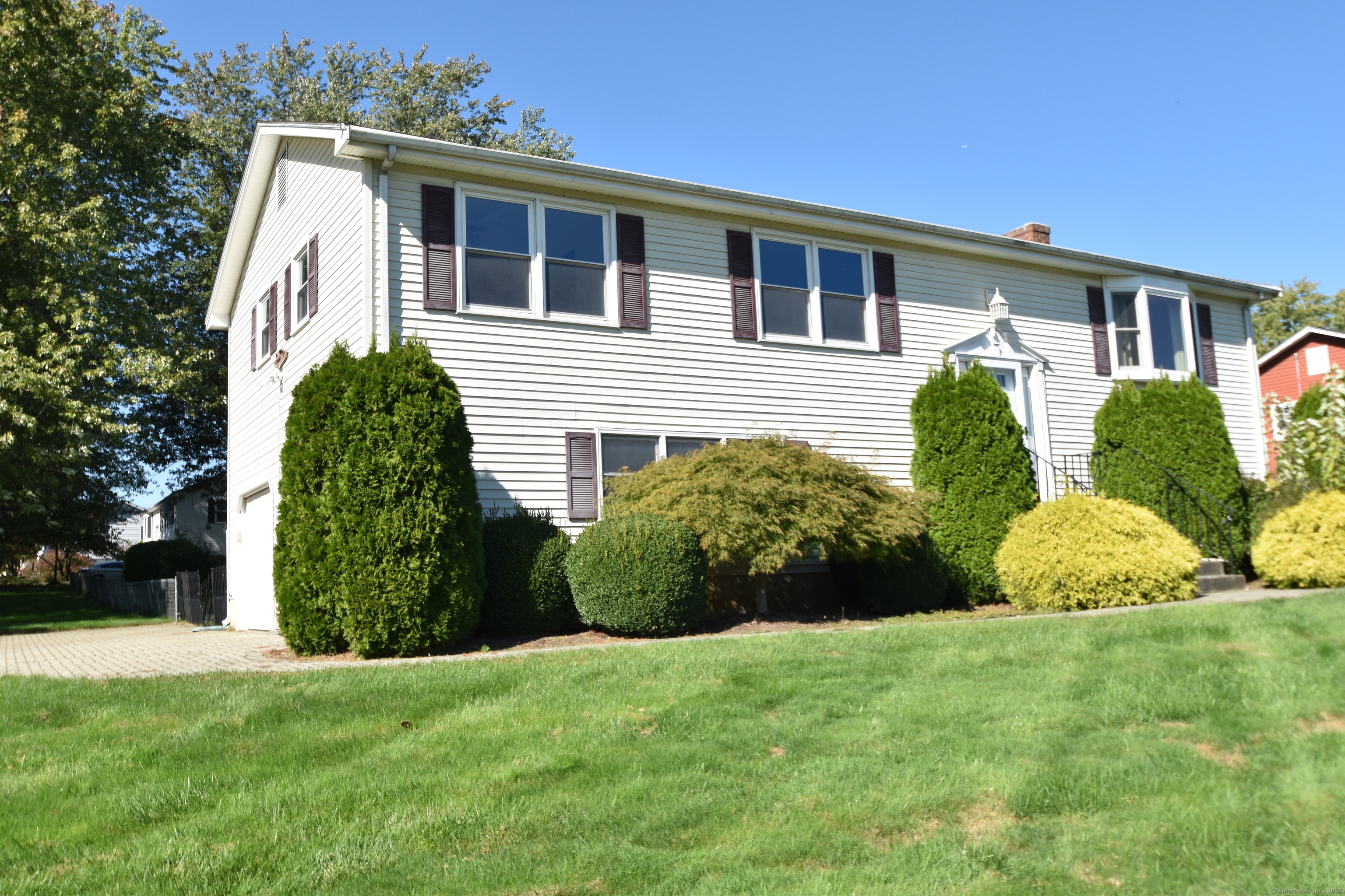 107 Sunnyfield Drive