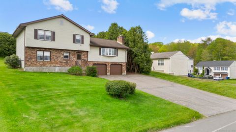 Single Family Residence in Waterbury CT 1009 Bunker Hill Avenue.jpg