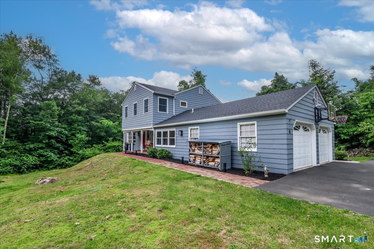 8 White Pine Drive