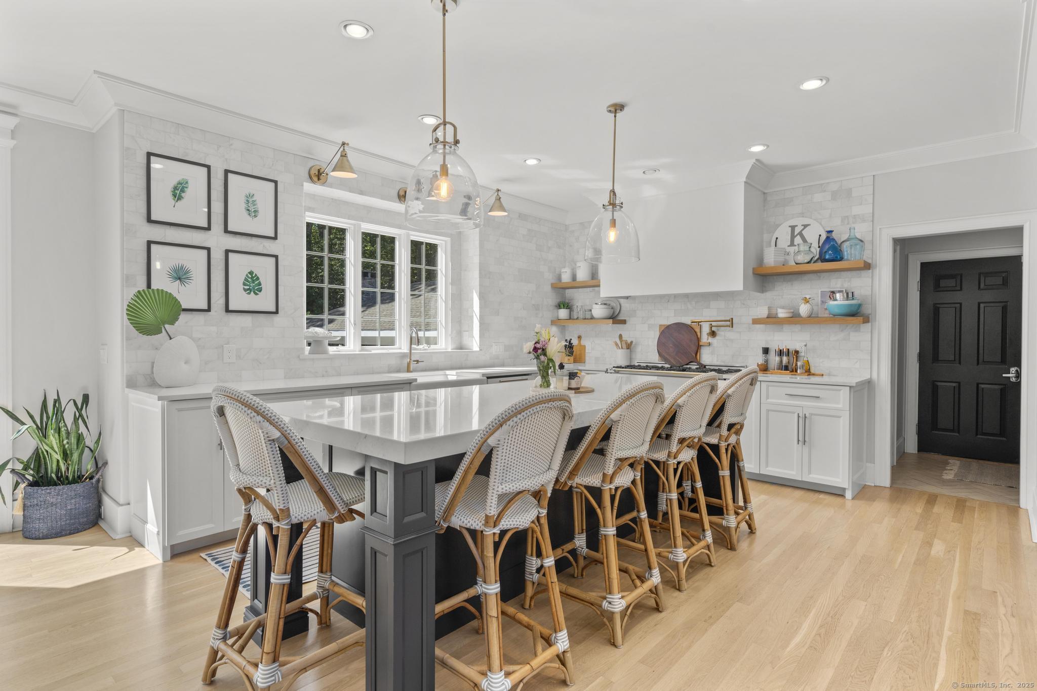 Avon, Connecticut 06001, United States, 4 Bedrooms Bedrooms, ,4 BathroomsBathrooms,Residential,Pending,201127