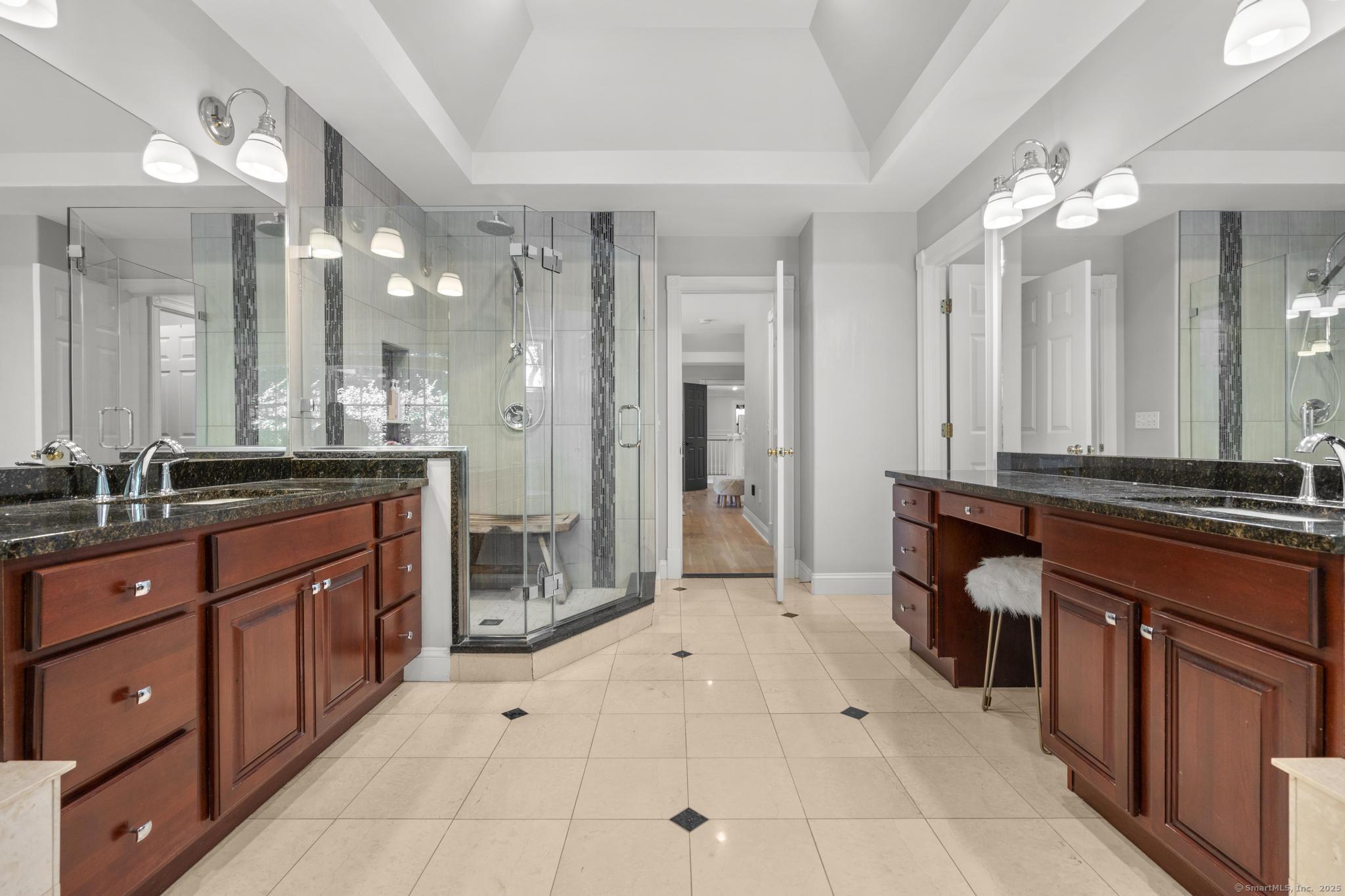 Avon, Connecticut 06001, United States, 4 Bedrooms Bedrooms, ,4 BathroomsBathrooms,Residential,Pending,201127