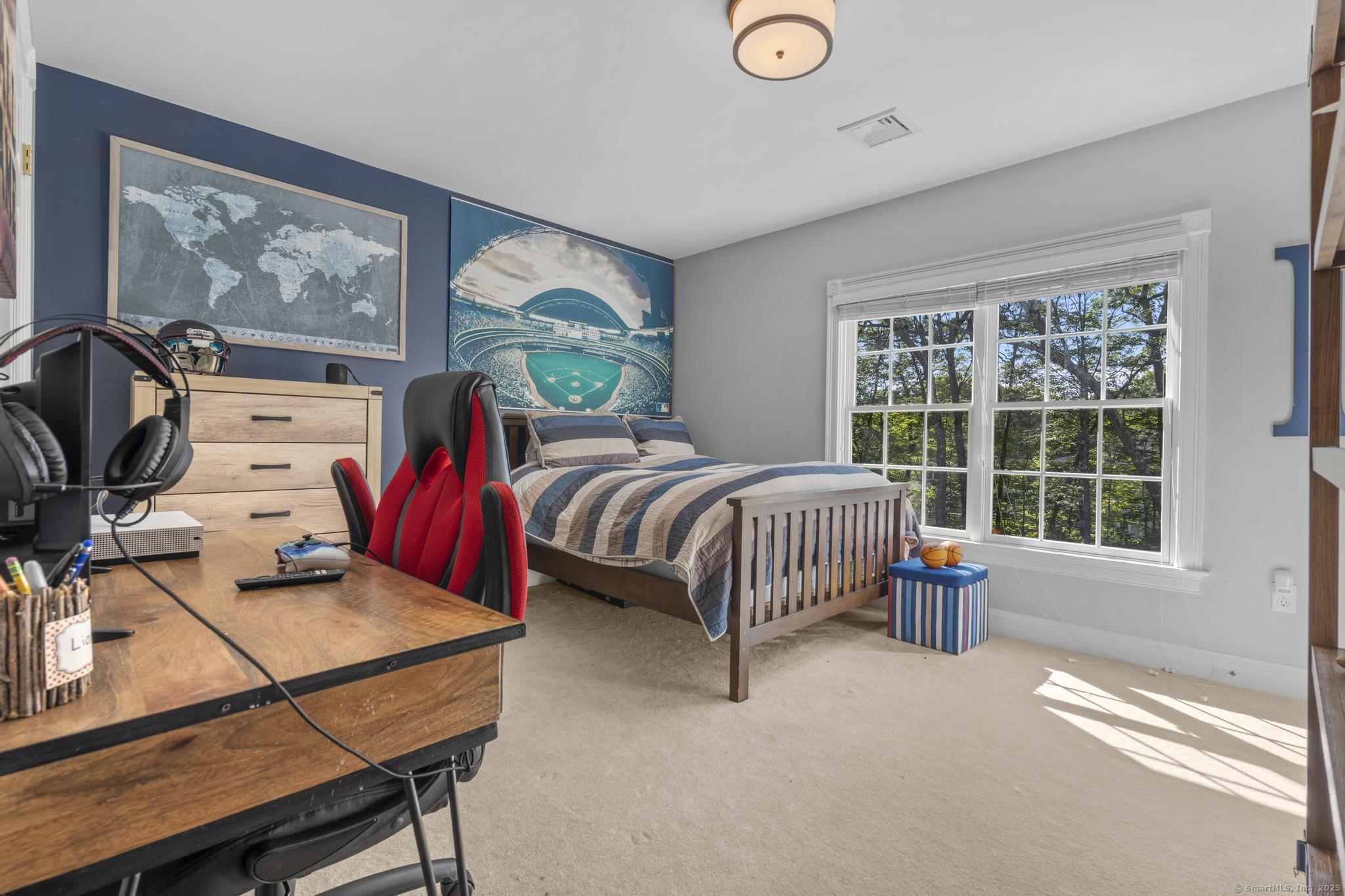 Avon, Connecticut 06001, United States, 4 Bedrooms Bedrooms, ,4 BathroomsBathrooms,Residential,Pending,201127