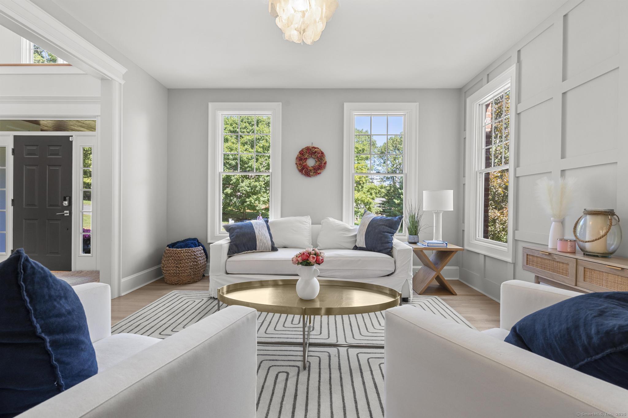 Avon, Connecticut 06001, United States, 4 Bedrooms Bedrooms, ,4 BathroomsBathrooms,Residential,Pending,201127