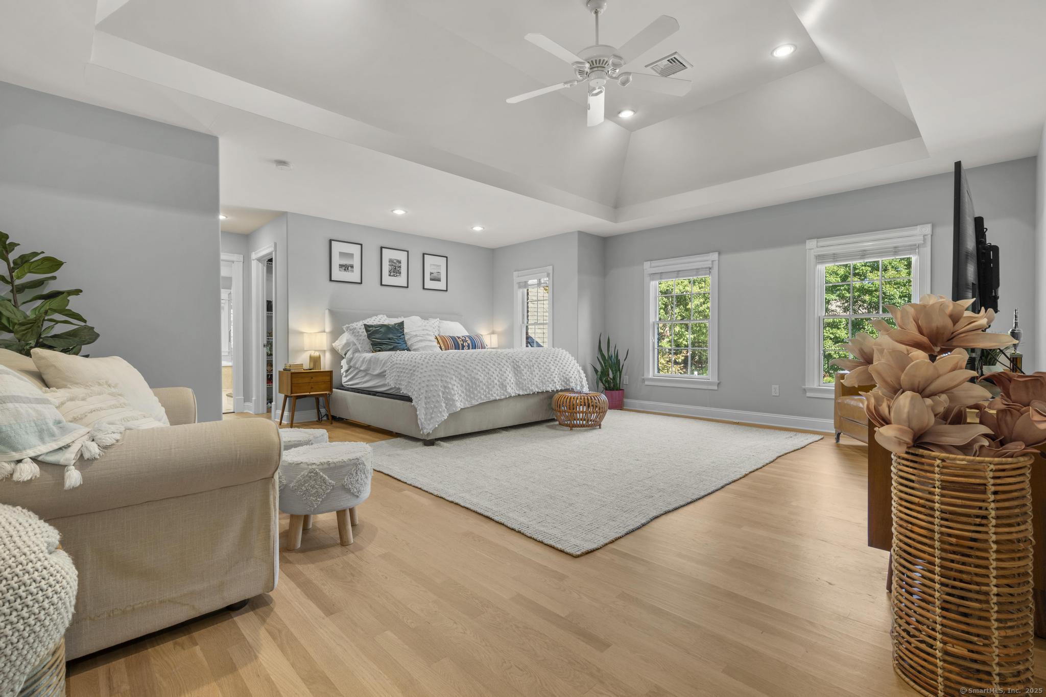 Avon, Connecticut 06001, United States, 4 Bedrooms Bedrooms, ,4 BathroomsBathrooms,Residential,Pending,201127