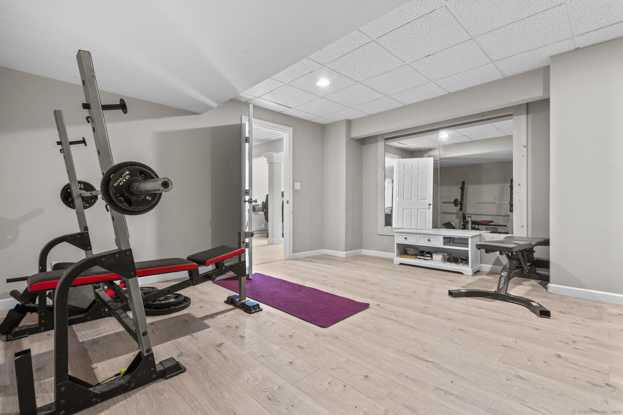 Avon, Connecticut 06001, United States, 4 Bedrooms Bedrooms, ,4 BathroomsBathrooms,Residential,Pending,201127