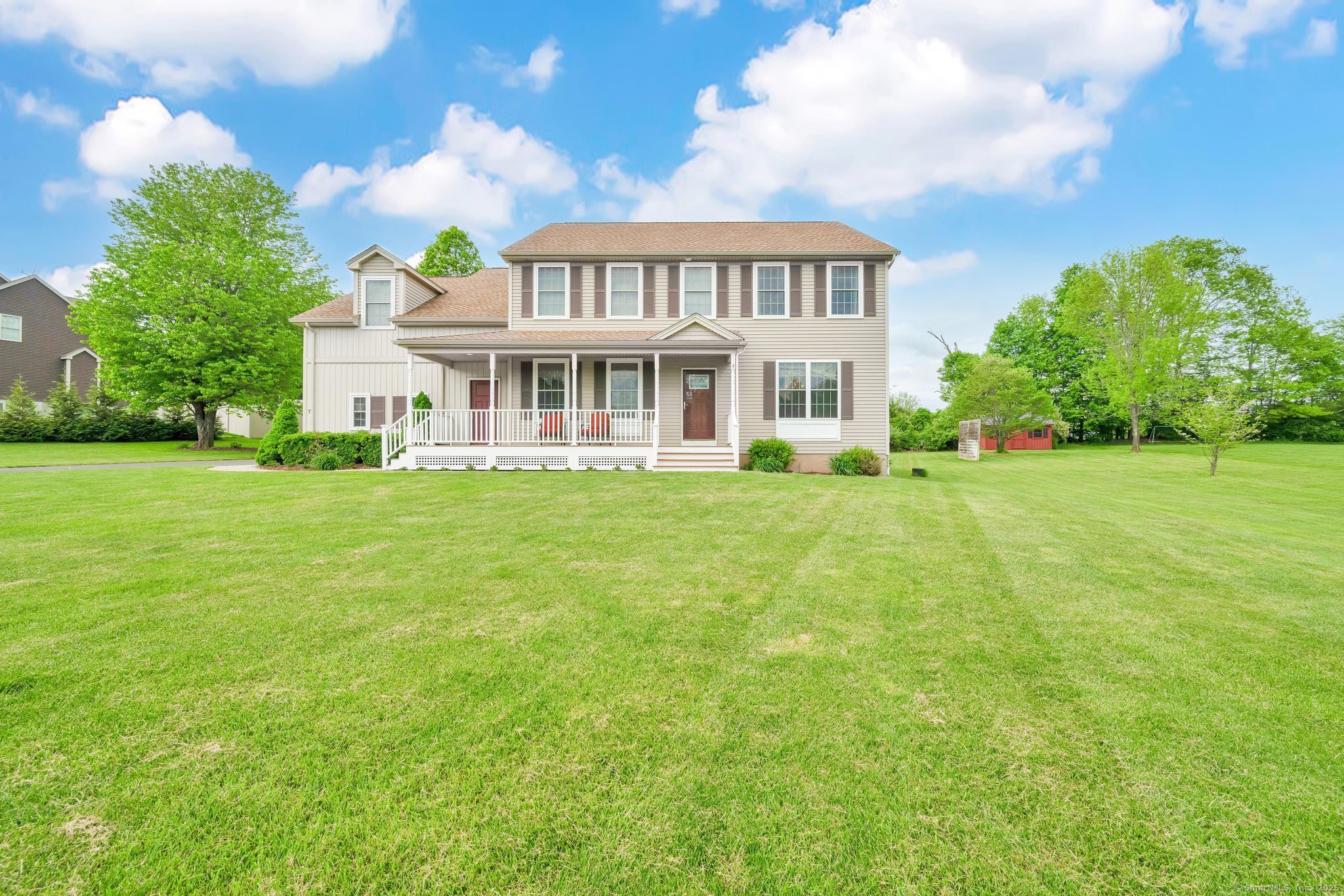 Heritage Farm Road, East Granby, Connecticut - 4 Bedrooms  
4 Bathrooms  
9 Rooms - 