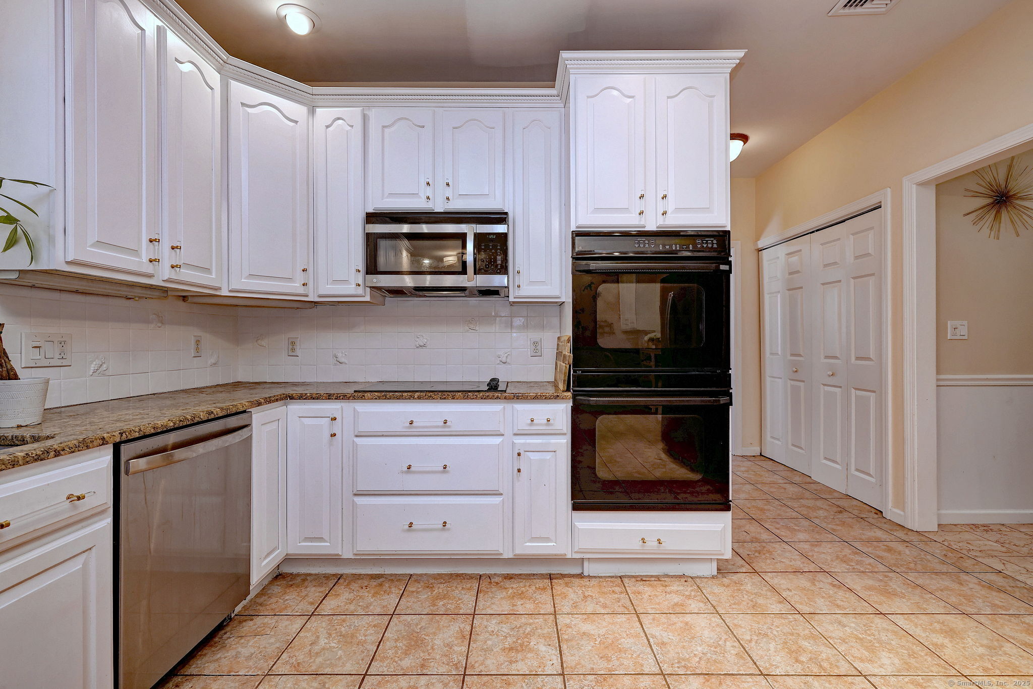 340 Webb Circle, Monroe, Connecticut image 8