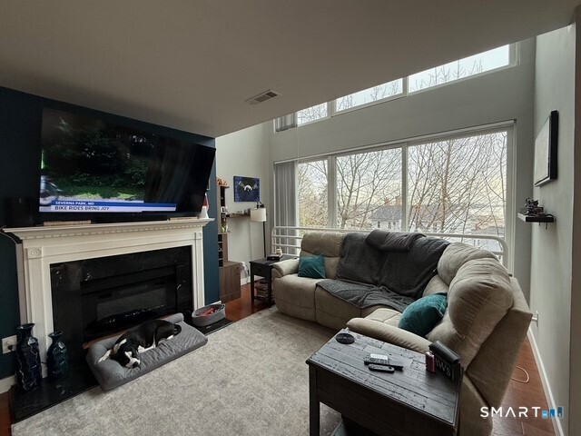 111 Harbour Close 111