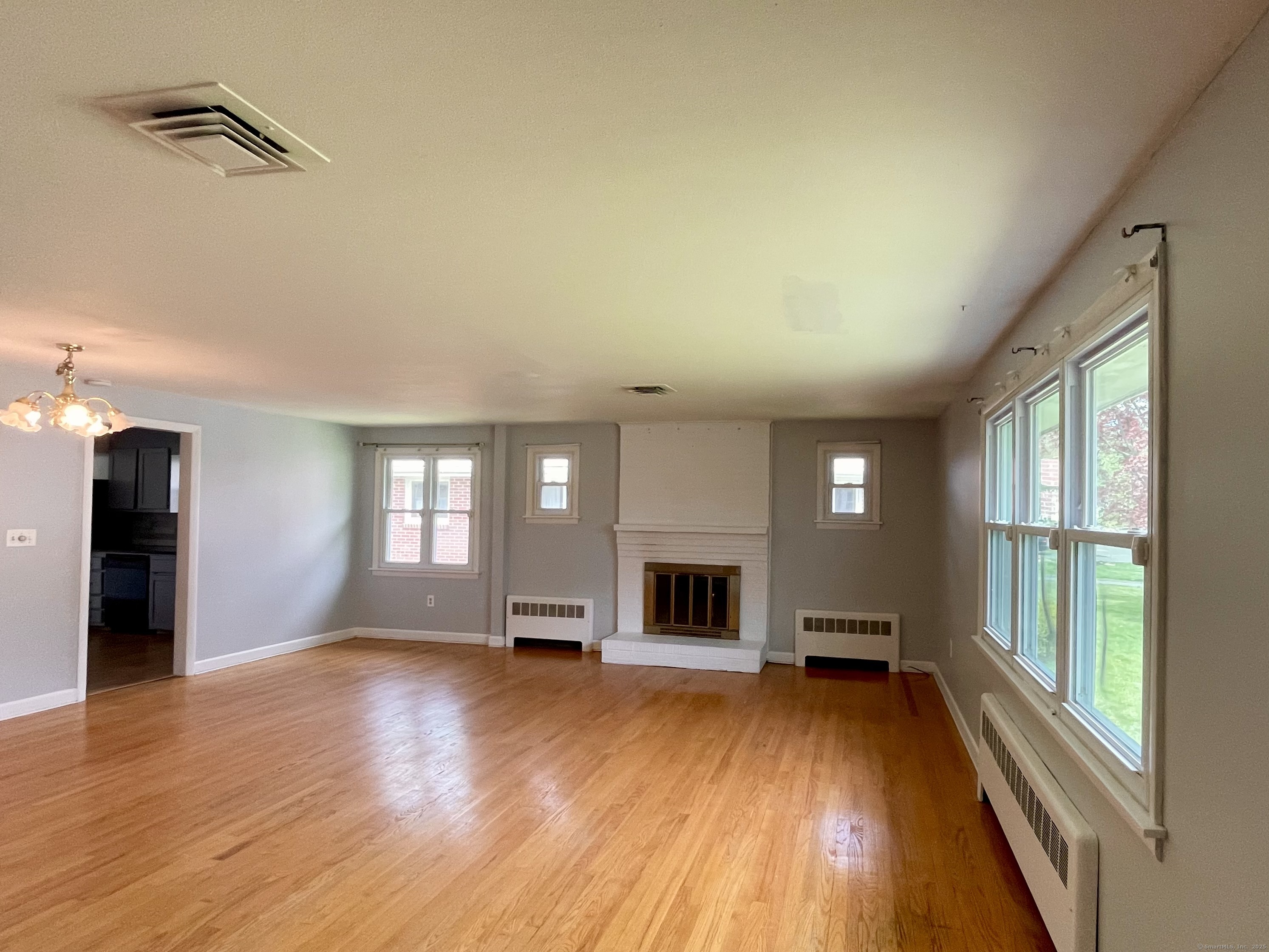 West Hartford, Connecticut 06117, United States, 3 Bedrooms Bedrooms, ,2 BathroomsBathrooms,Residential,Active,122746