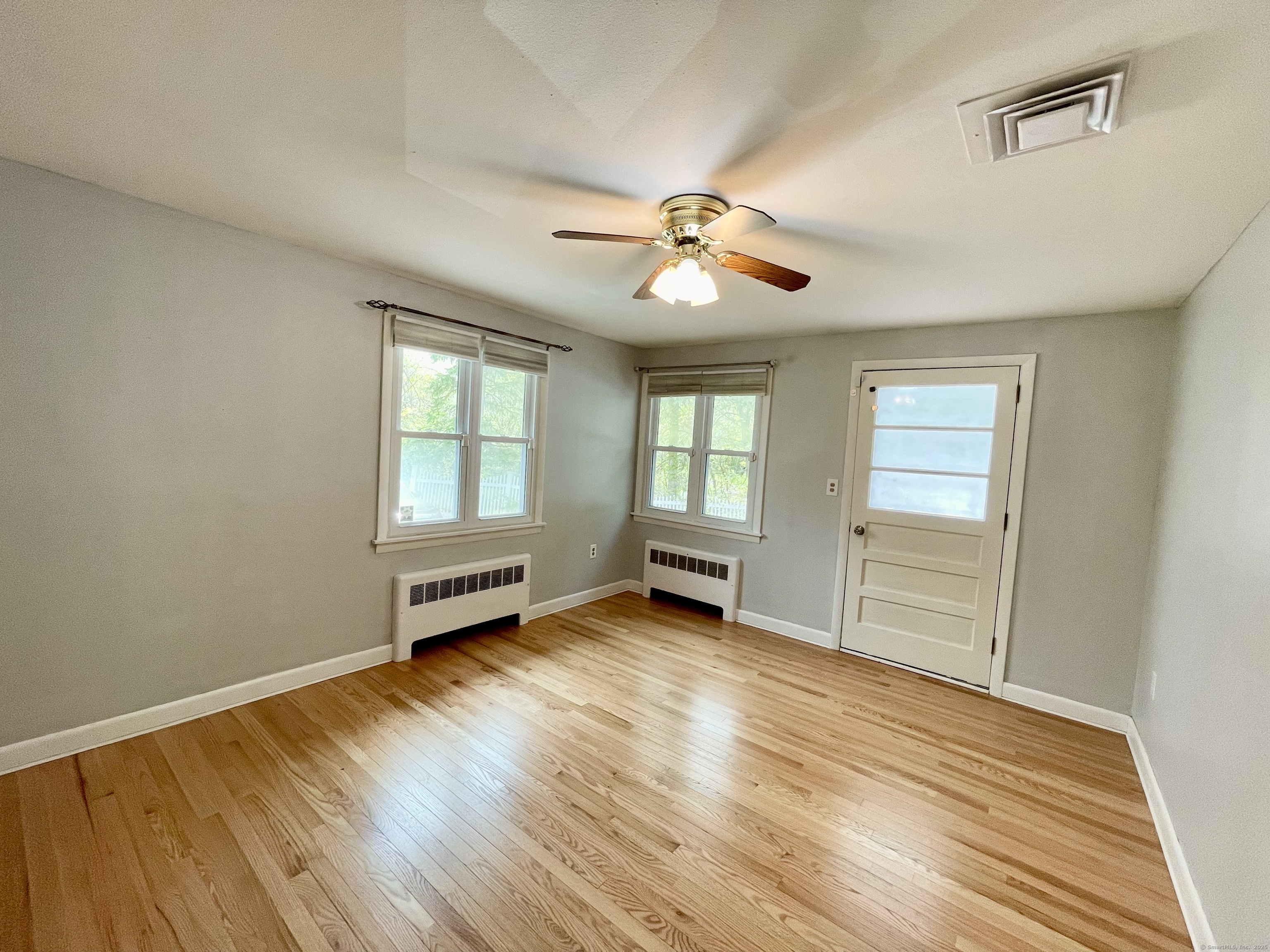 West Hartford, Connecticut 06117, United States, 3 Bedrooms Bedrooms, ,2 BathroomsBathrooms,Residential,Active,122746