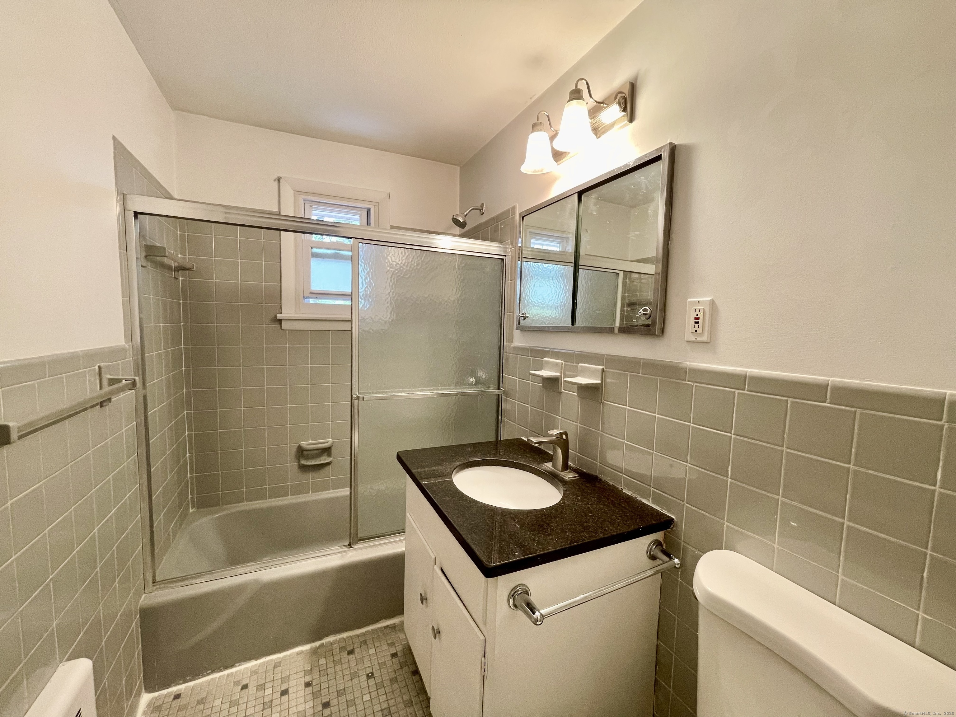 West Hartford, Connecticut 06117, United States, 3 Bedrooms Bedrooms, ,2 BathroomsBathrooms,Residential,Active,122746