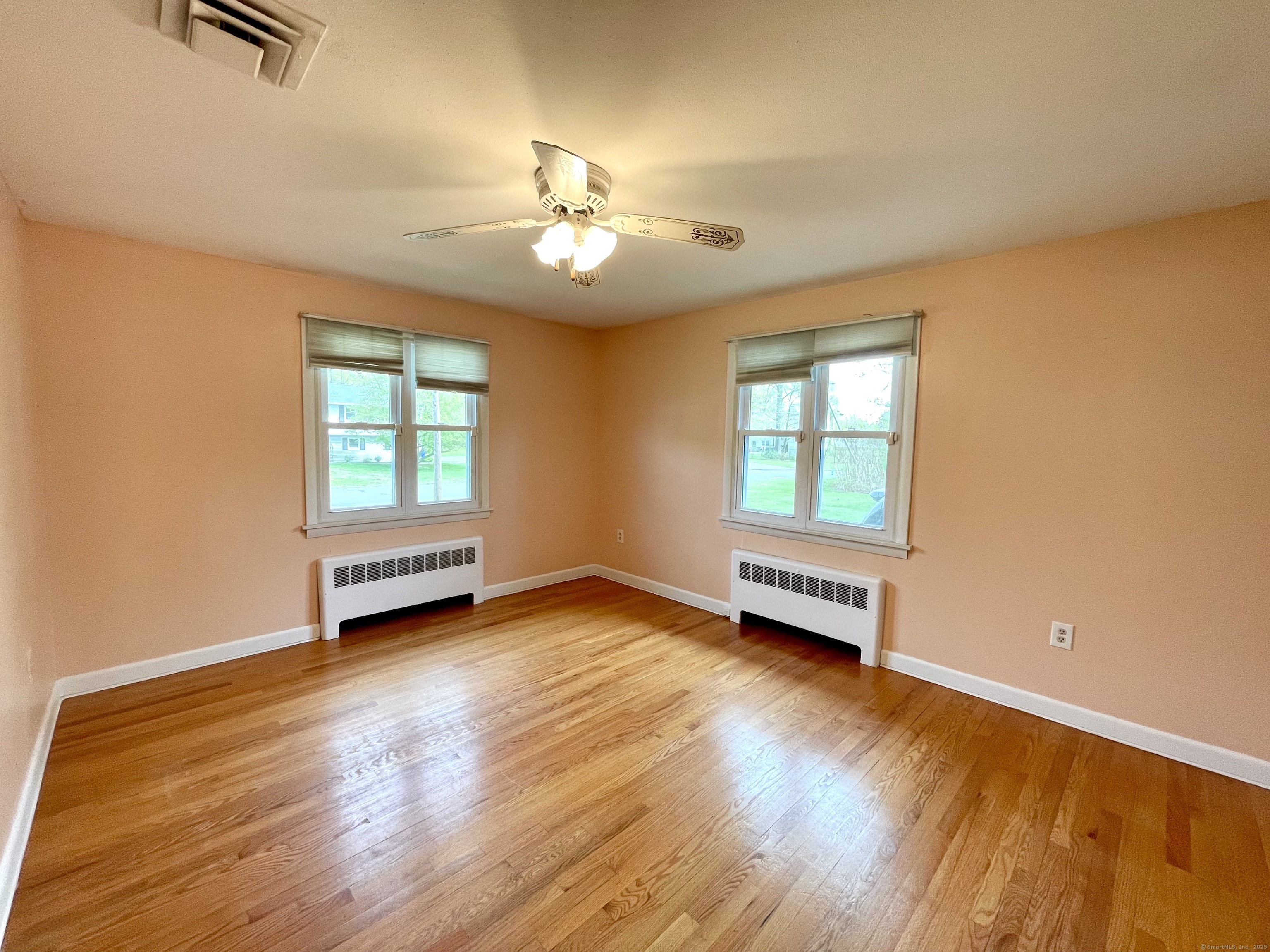 West Hartford, Connecticut 06117, United States, 3 Bedrooms Bedrooms, ,2 BathroomsBathrooms,Residential,Active,122746