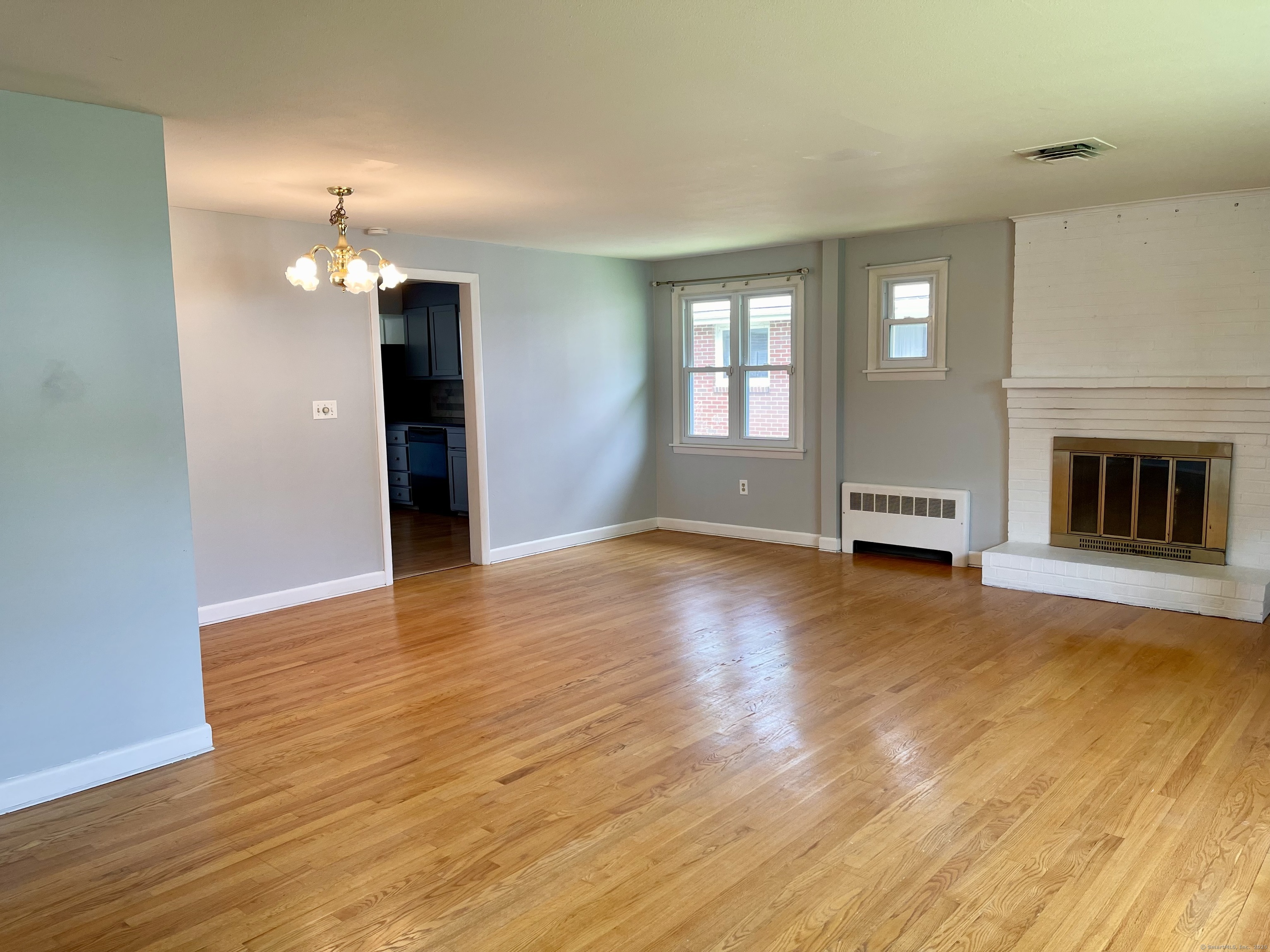 West Hartford, Connecticut 06117, United States, 3 Bedrooms Bedrooms, ,2 BathroomsBathrooms,Residential,Active,122746