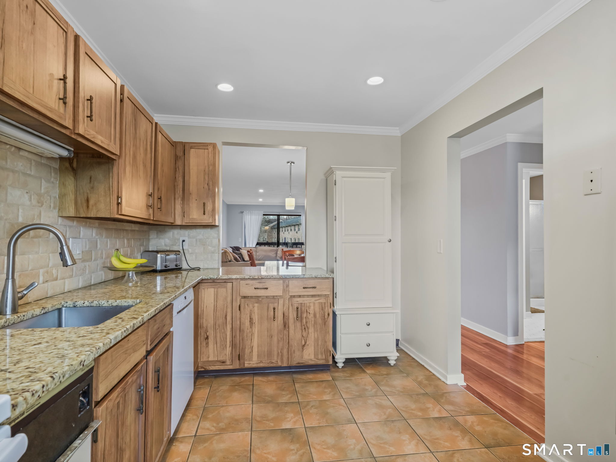 16 Bouton Street East (16) B6