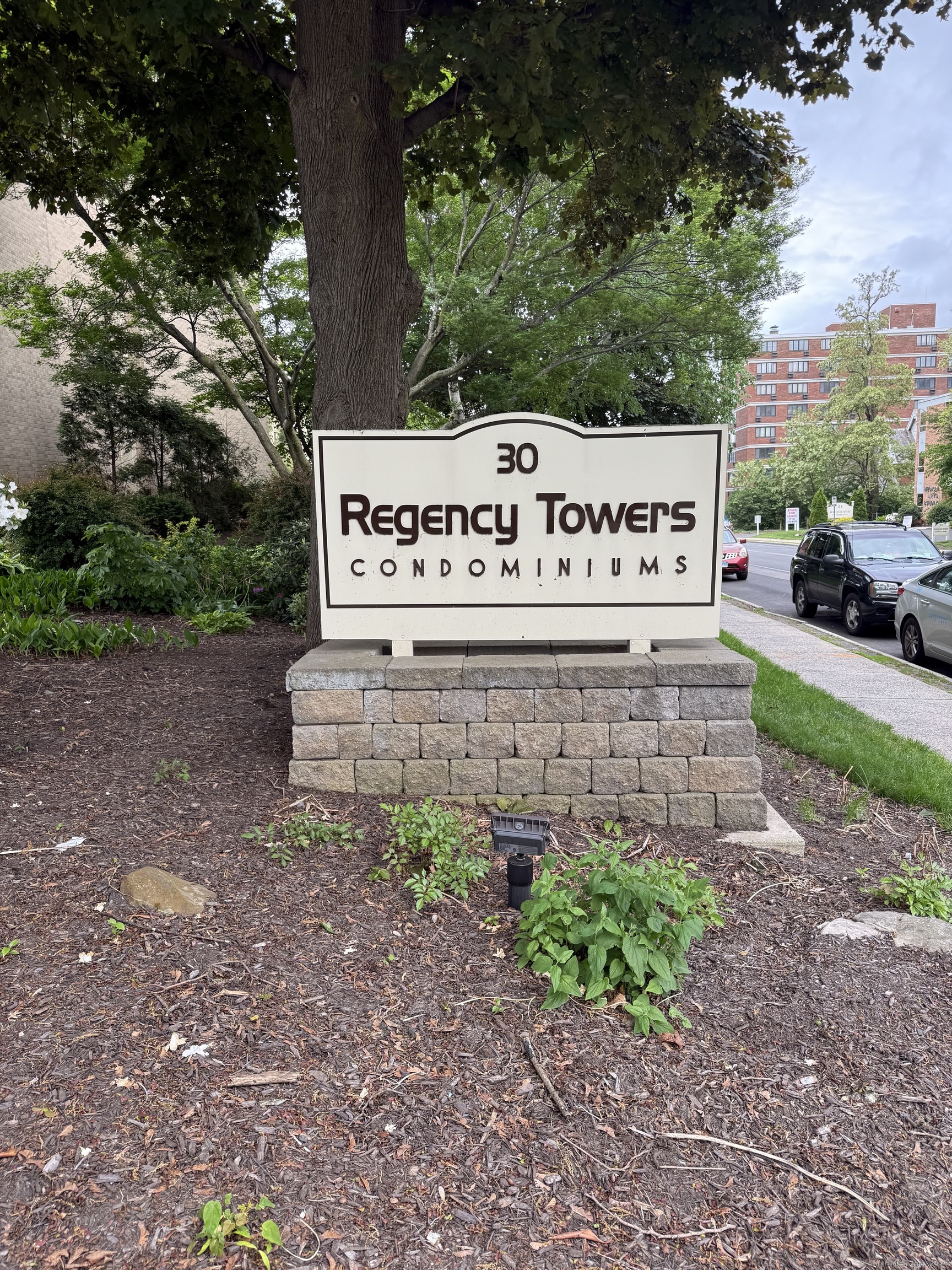 Property for Sale at Woodland Street Apt 5F, Hartford, Connecticut - Bedrooms: 2 
Bathrooms: 1 
Rooms: 4  - $87,900