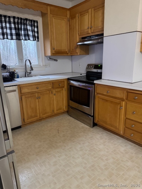 Columbia, Connecticut 06237, United States, 3 Bedrooms Bedrooms, ,2 BathroomsBathrooms,Residential,Active,249694