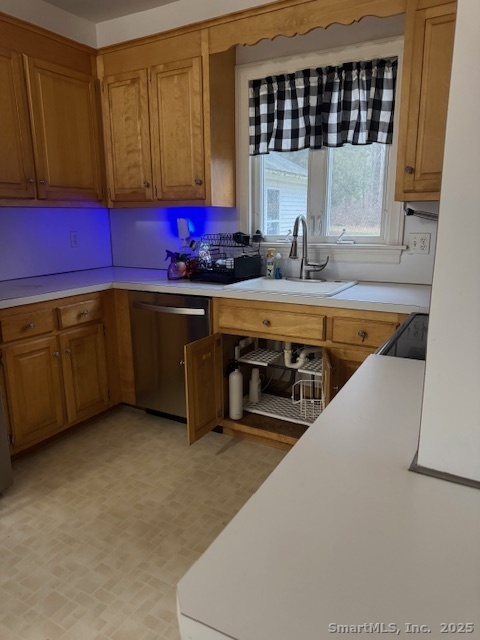 Columbia, Connecticut 06237, United States, 3 Bedrooms Bedrooms, ,2 BathroomsBathrooms,Residential,Active,249694