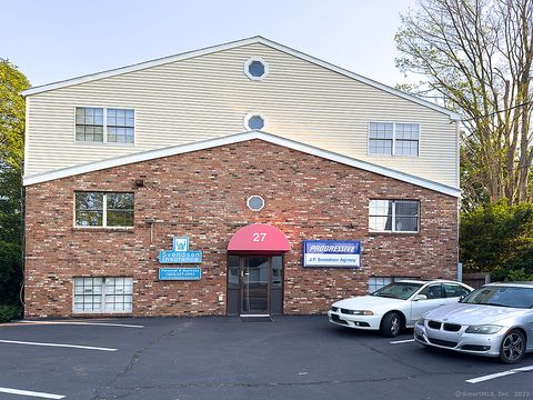 Photo of 27 Lucy Street, Woodbridge, CT 06525 (MLS # 24174930)