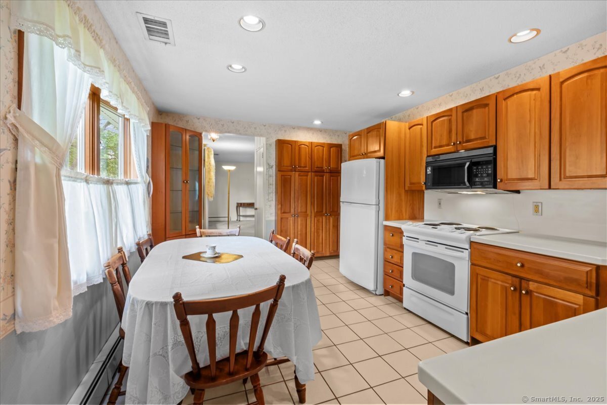 129 Mohawk Drive, Wallingford, Connecticut image 9