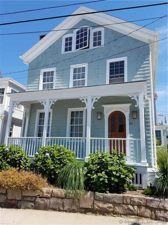 Water Street, Stonington, Connecticut - 3 Bedrooms  
4 Bathrooms  
7 Rooms - 