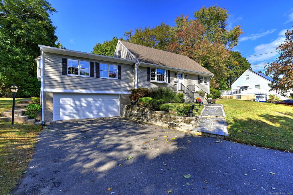 Photo of 320 Islandview Road, Stratford, CT 06614 (MLS # 24132804)