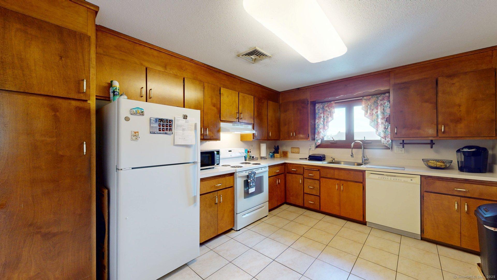 1102 Summer Hill Drive 1102