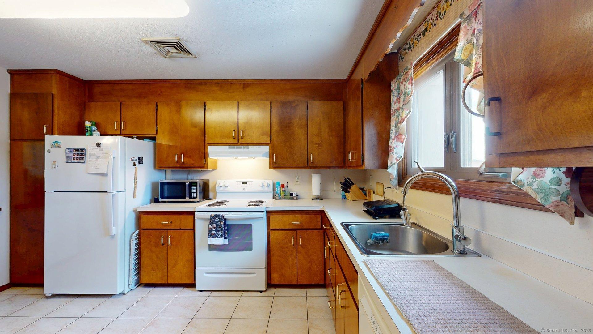 1102 Summer Hill Drive 1102