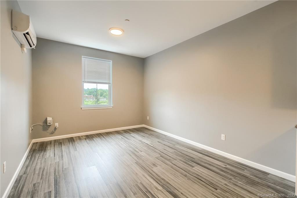 9 Steele Boulevard 201