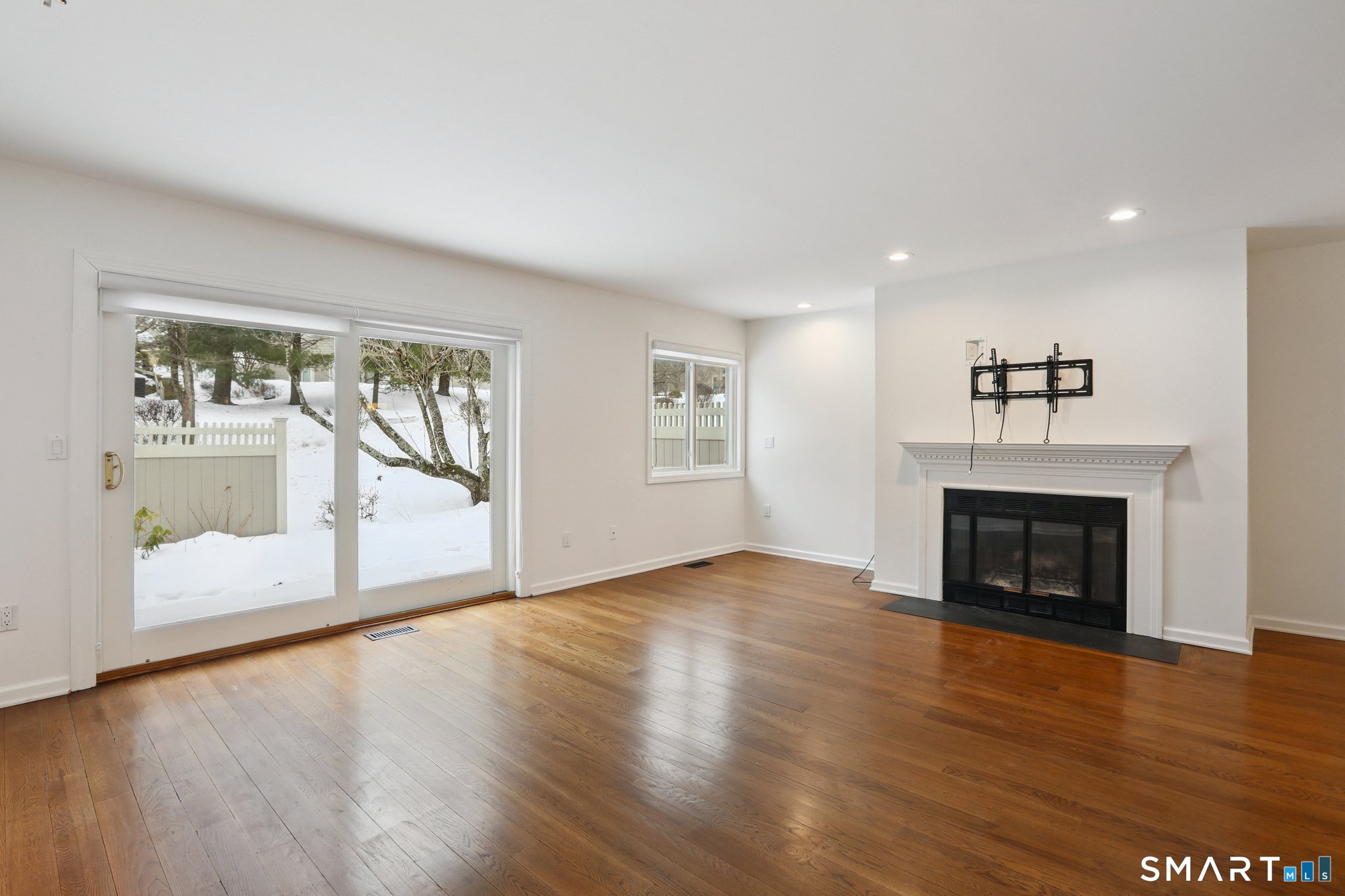 12 Boulevard Drive 15-104