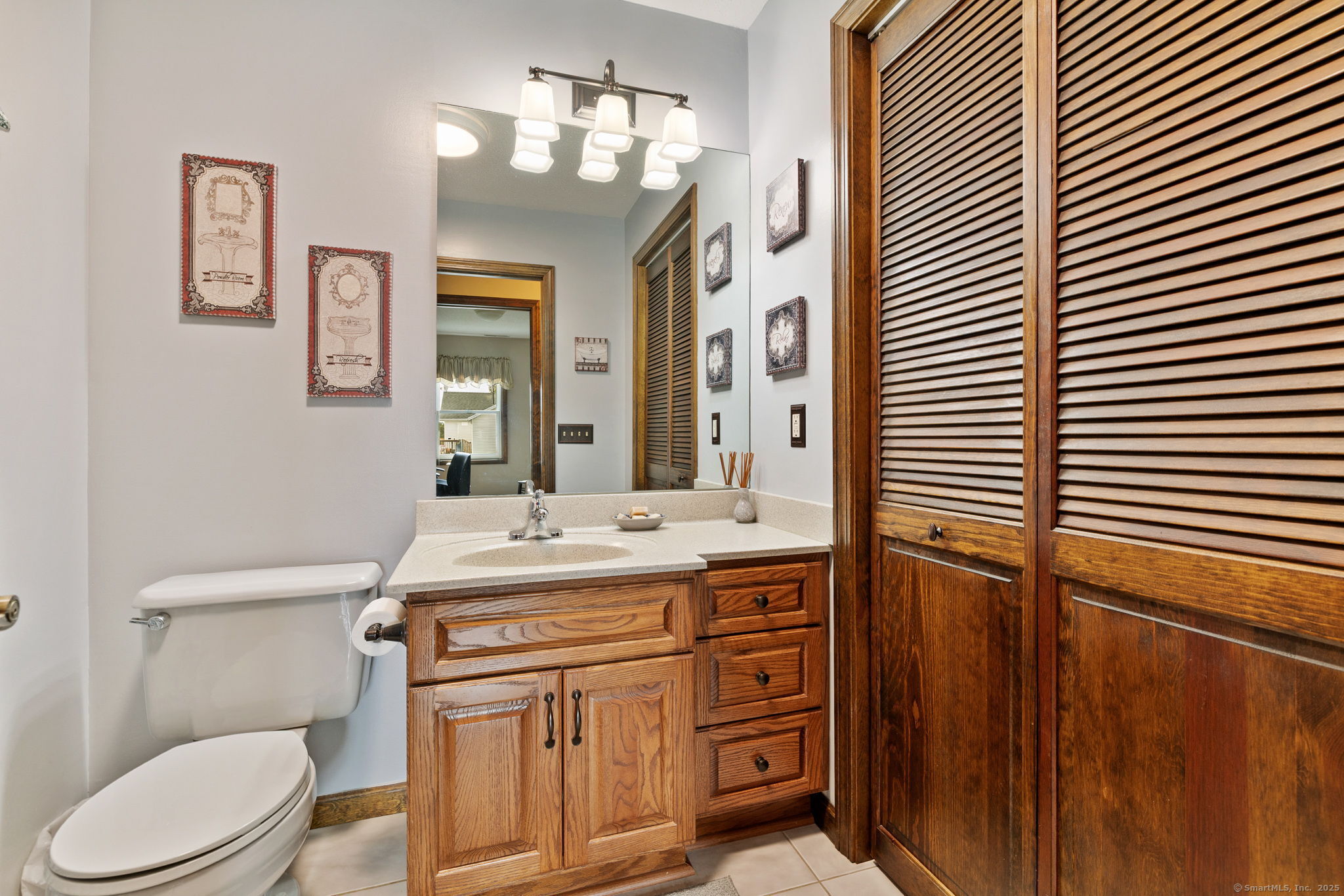 Waterbury, Connecticut 06705, United States, 5 Bedrooms Bedrooms, ,3 BathroomsBathrooms,Residential,Pending,210238